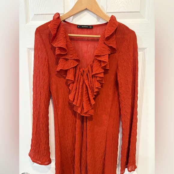 Beautiful Ruffle Overlay - Picture 5 of 6